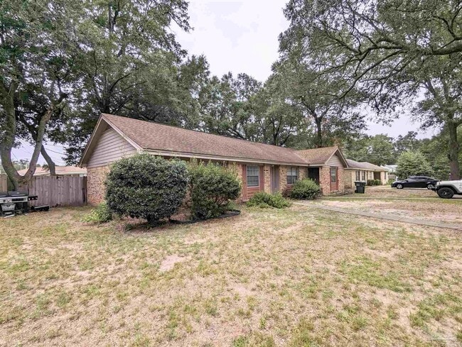 Building Photo - 5185 Hilltop Dr