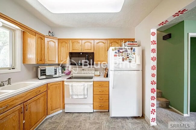 Building Photo - 648 Buckboard Ln