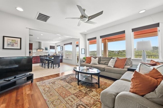 Building Photo - 405 Barrett Ln