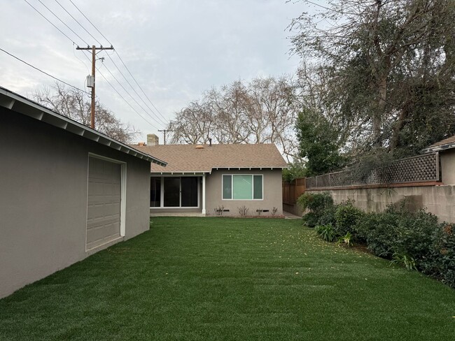 Building Photo - Beautiful Home in a Lovely Neighborhood! Available Spacious 2 Bedroom and Two Bathroom!