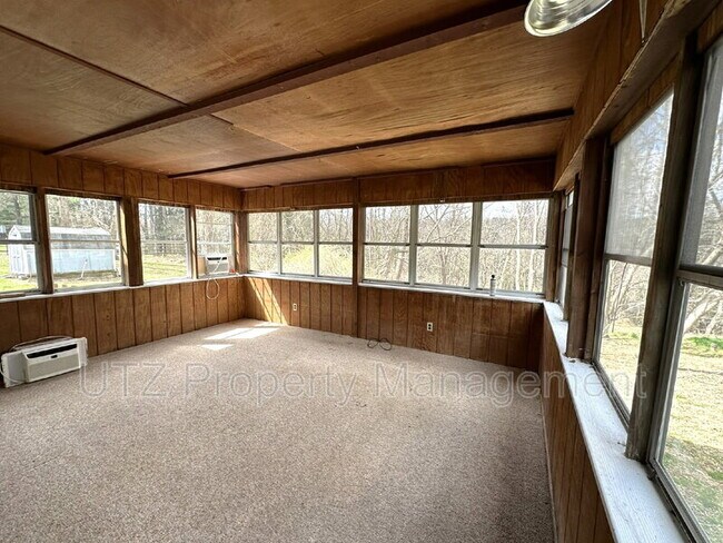 Building Photo - 2828 Cedarhurst Rd