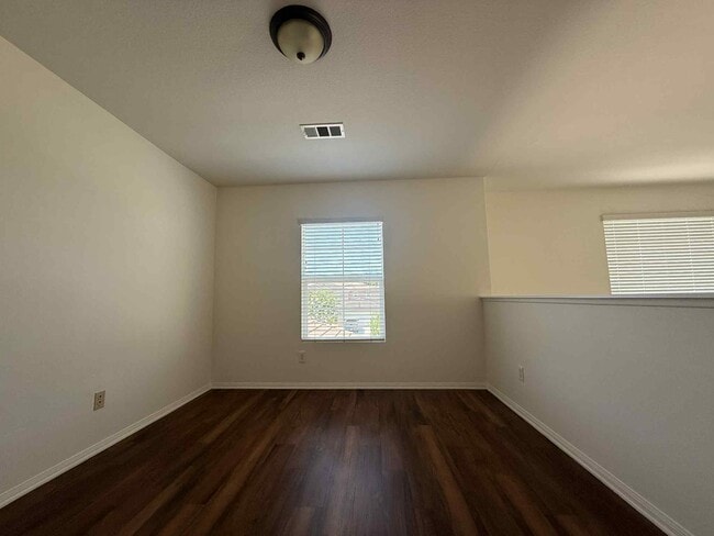 Building Photo - 27647 Rosemont Ct
