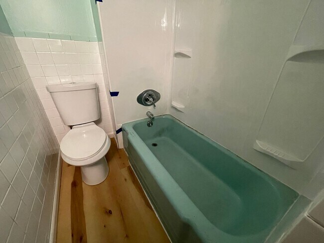 Building Photo - 147 Dewey Ave