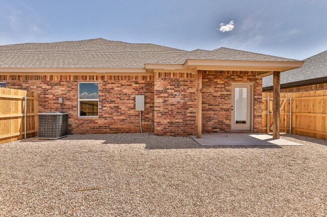 Building Photo - $500 Off First month's Rent - Modern Country Living Only Minutes From Lubbock Metro