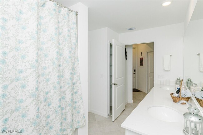 Building Photo - 5555 Double Eagle Cir