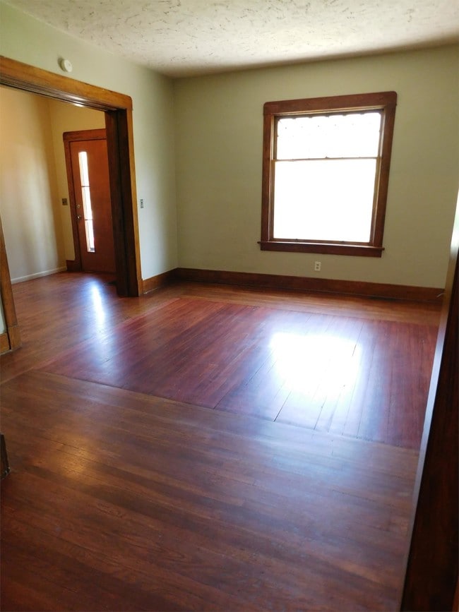 Building Photo - 540 S 9th St