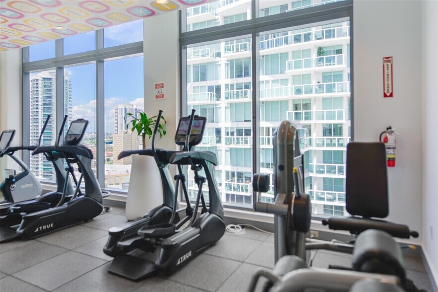 Building Photo - 31 SE 6th St