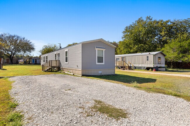 Primary Photo - 21 Clear Creek