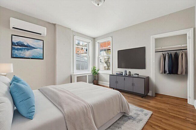 Building Photo - Updated 2BR Apartment in the Heart of West Chester Borough