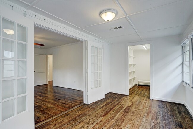 Building Photo - 2011 South Blvd