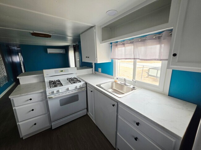 Building Photo - 1779 Artesia Dr