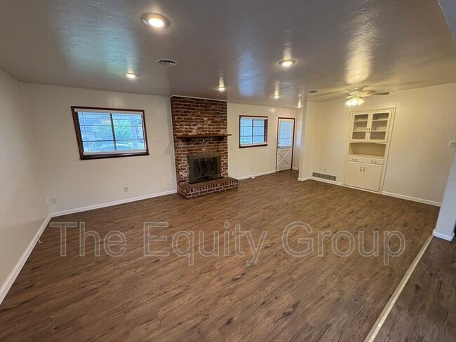 Building Photo - 1044 S Linda Vista St