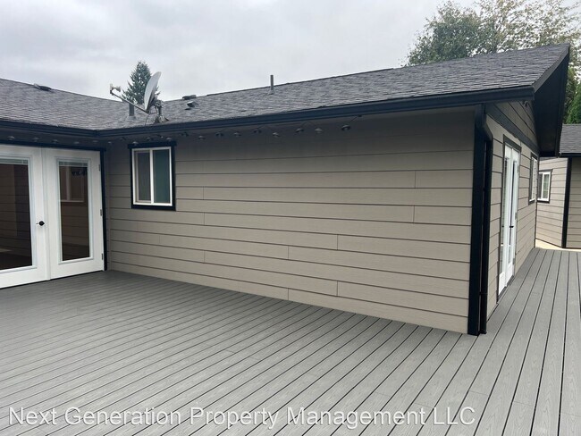 Building Photo - 3 br, 1 bath House - 751 Laksonen Loop