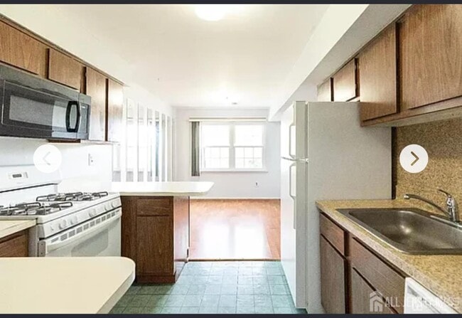 Building Photo - 1705 Green Hollow Dr