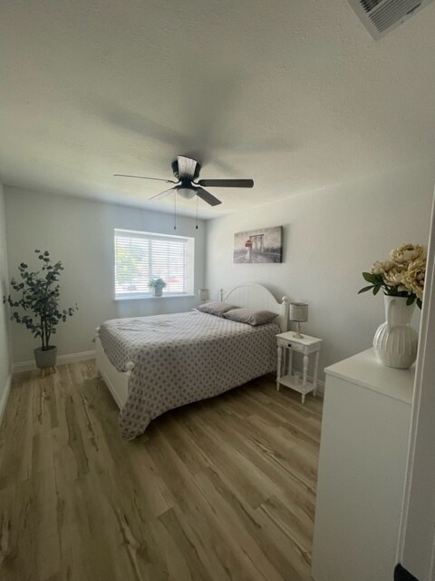 Building Photo - 7501 Canyon Clover Dr