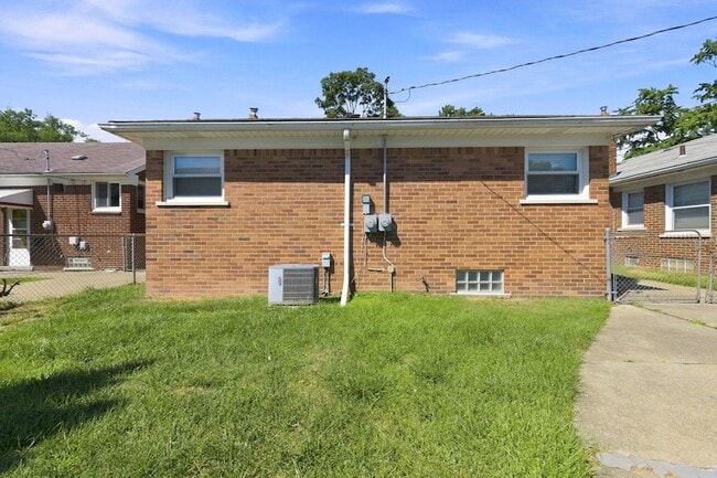 Building Photo - 11386 Hemingway St