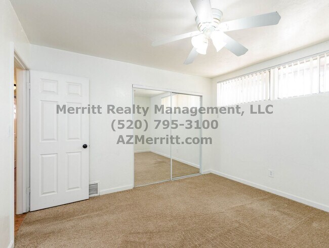 Building Photo - Sam Hughes 4 bedroom, 3 bath home with was...