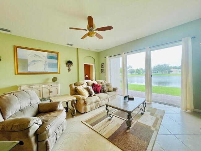 Building Photo - 137 Canterbury Pl