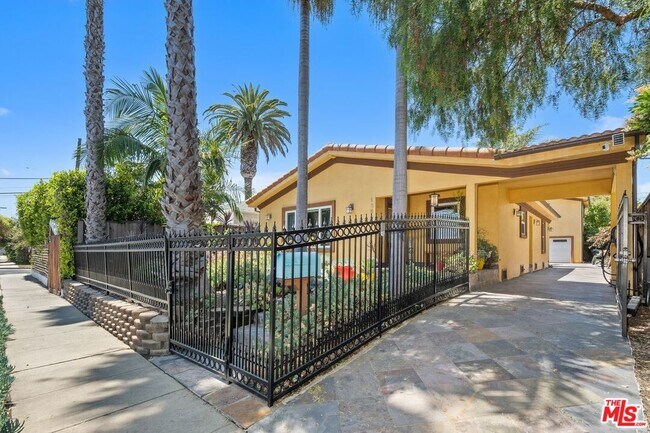 Building Photo - 1659 Ellsmere Ave