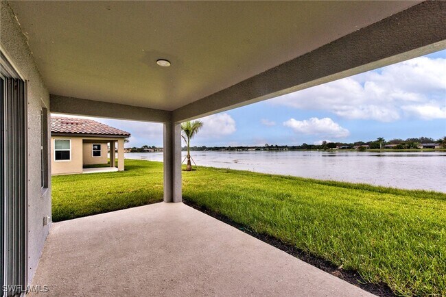 Building Photo - 2066 Grove Dr