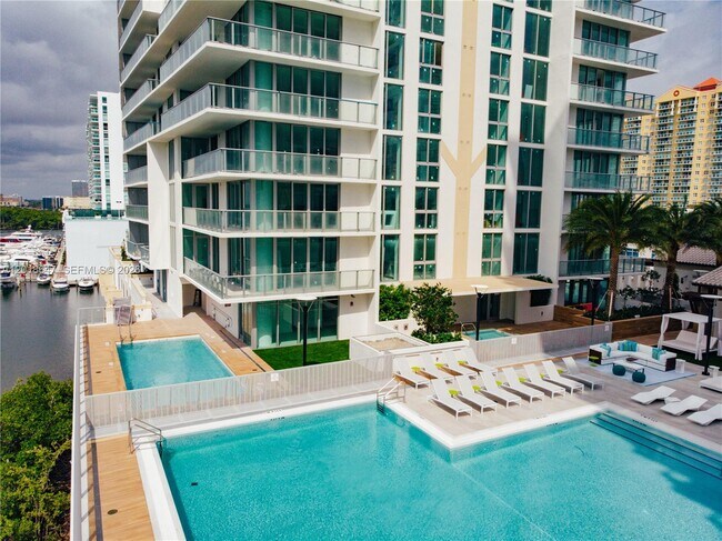 Building Photo - 330 Sunny Isles Blvd