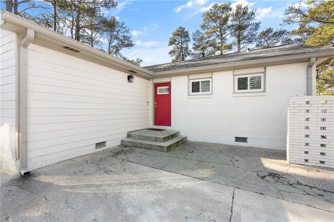 Building Photo - 2026 Harwinor Rd SE