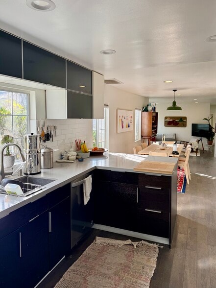 Building Photo - 2127 Kent St