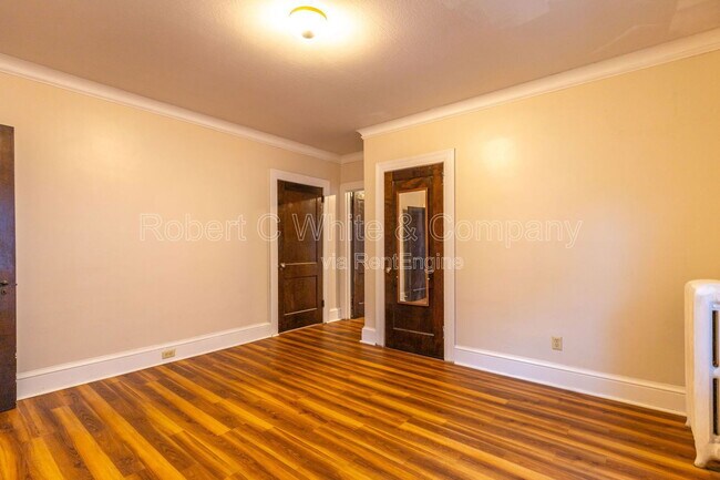 Building Photo - 35 Outlook Ave