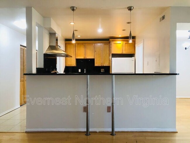 Building Photo - 9710 Kingsbridge Dr