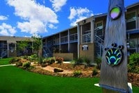 Building Photo - The Roxton