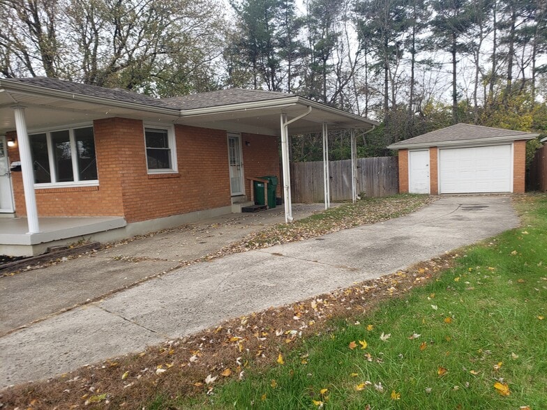 Building Photo - 5703 Bunning Dr