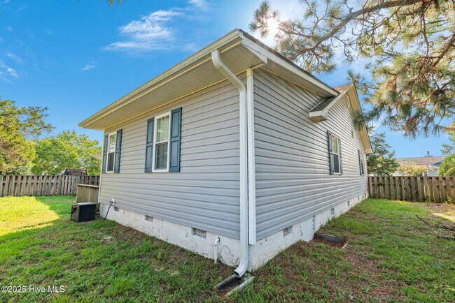 Building Photo - 769 Dayflower Ct