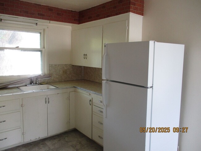 Building Photo - 50% OFF FIRST FULL MONTH'S RENT!