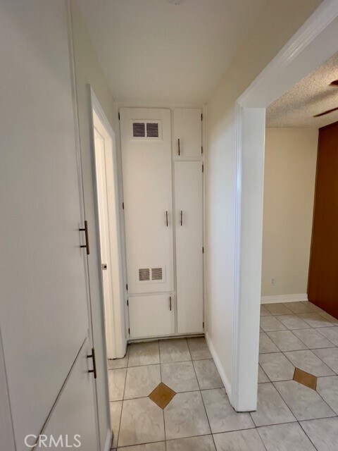 Building Photo - 711 N Soldano Ave