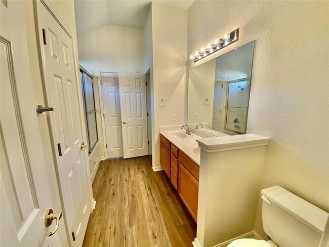 Building Photo - 196 Unity