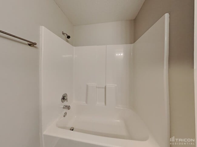 Building Photo - 2613 Harshaw Ct