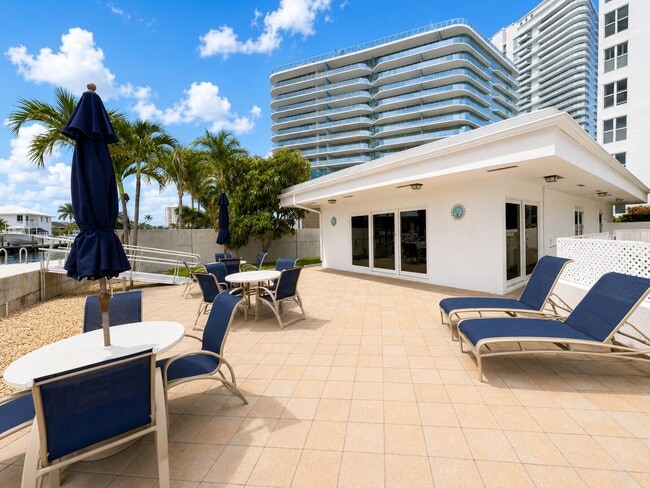 Building Photo - 1391 S Ocean Blvd
