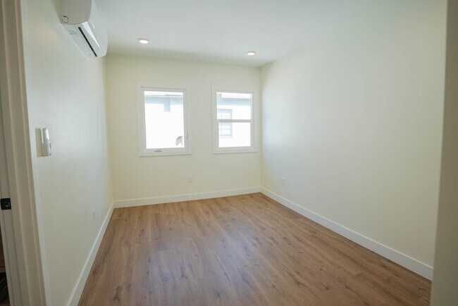 Building Photo - 1036 Westmoreland Ave