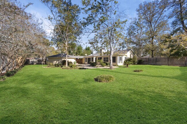 Building Photo - 25 Little John Ln