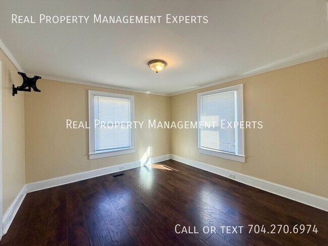 Building Photo - 4 Hickory St SW