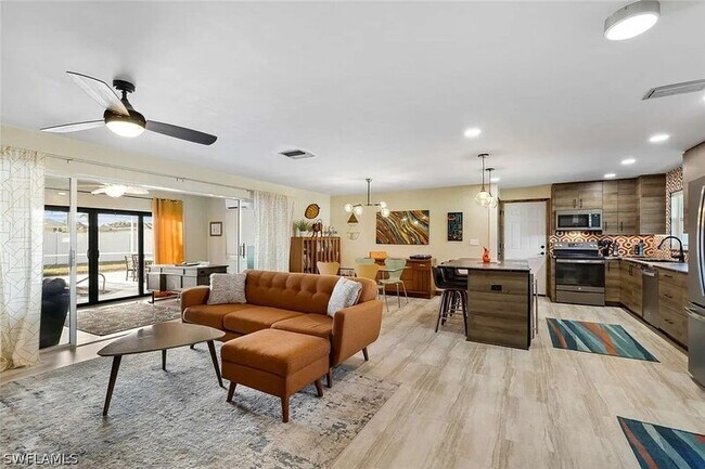 Building Photo - 2635 SE 18th Pl