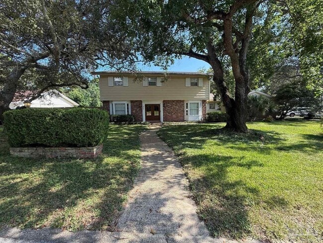 Building Photo - 905 Poinciana Dr