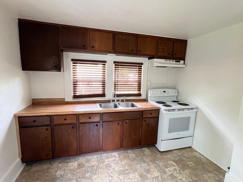 Building Photo - 3741 PA-257