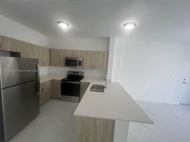 Building Photo - 1010 SW 69th Ave