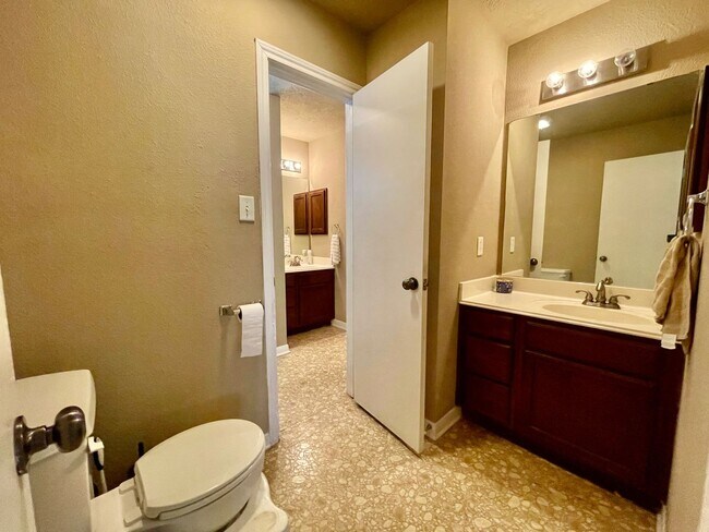 Building Photo - AUGUST 2026 PRE-LEASE! Cute Corner Home w/...