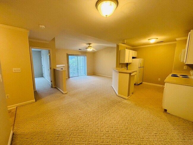 Building Photo - 215 S Knollwood Dr