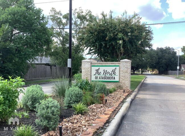 Building Photo - 19931 Bambiwoods Dr