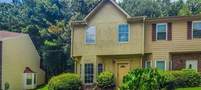 Building Photo - 2120 Fairways Ct