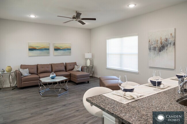 Building Photo - 1475 Waterview Dr