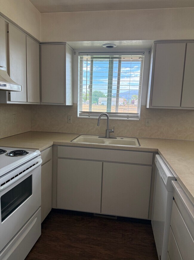 Building Photo - 29 S 1450 W